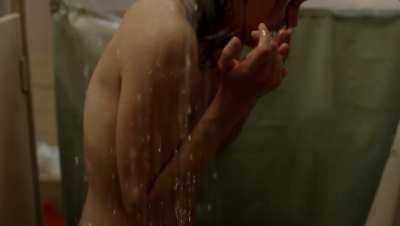 Taylor Schilling & Laura Prepon - Orange Is The New Black S01E01 (2013)