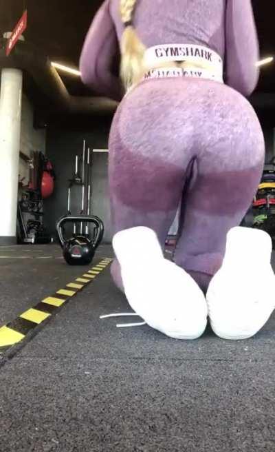 alone at the gym, need someone to train with