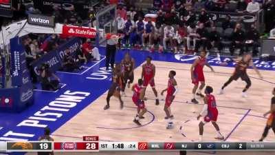 [Highlight] Terrence Ross throws it down with authority!