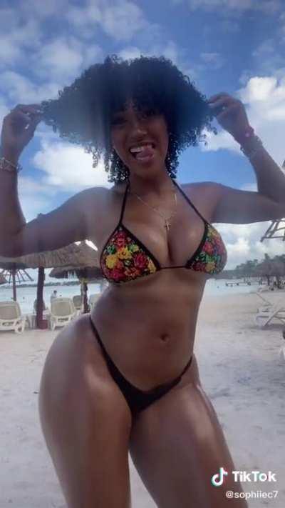 Sophiie (@iamsophiielikosky)