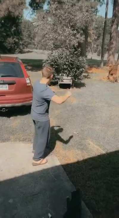 Dumbass kid turns throwing knife into a boomerang (He was safe)