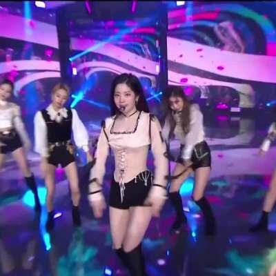 210110 - Stunning Dahyun (+ TWICE)