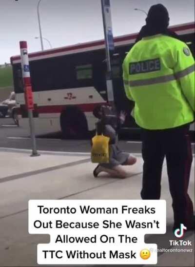 Toronto woman freaks out because she wasn't allowed on the bus without a mask