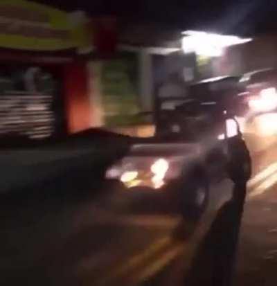 O CACHORRO TA NO TOQUE