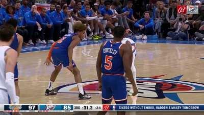 [Highlight] SGA stops on the dime for middie