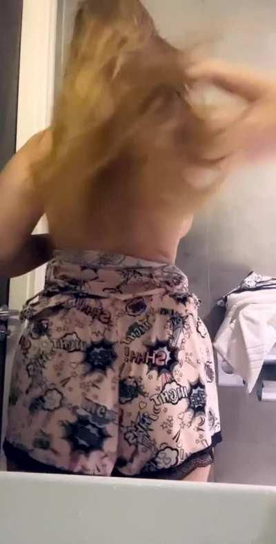 Watch until end 🍌💦