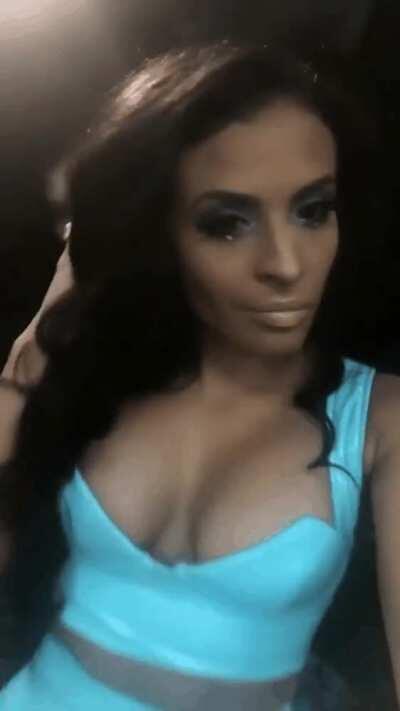 Would love to fuck Zelina in this outfit