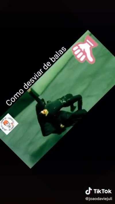 Alguém joga Fortnite?