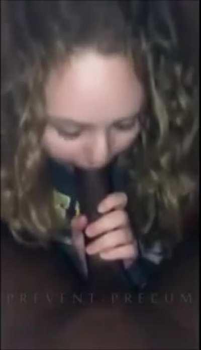 Cheerleader sucks bbc