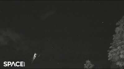 В небе над Пуэрто-Рико заметили метеоритный дождь из спутников Starlink, запущенных 3 февраля на низкую околоземную орбиту