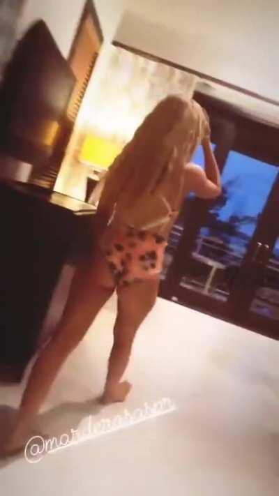 Natalia Rivera enseñado el culo