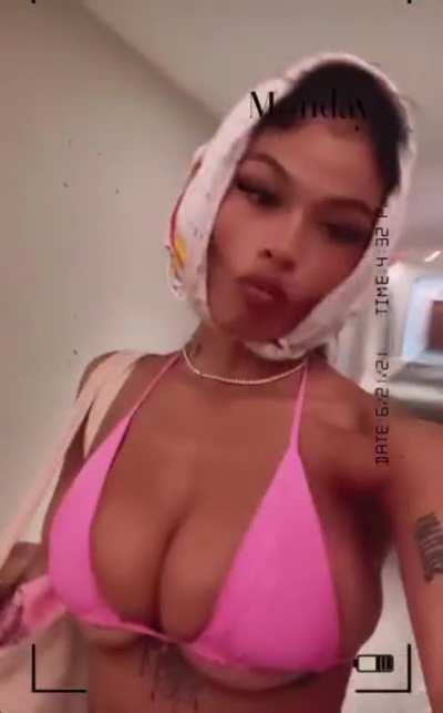 them titties b tittyin👌🏾