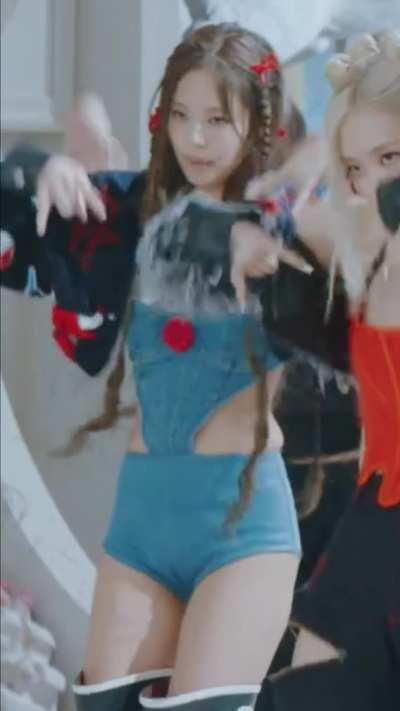 What a nice tight juicy pussy you got there baby girl so tasty 🥵🥵👅👅💦💦