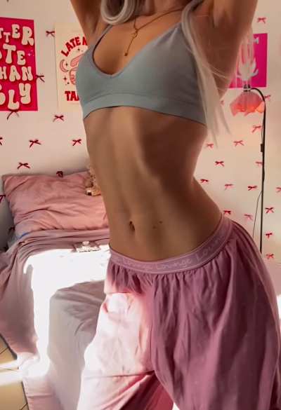 Is it low enough? I'm obsessed with low rise pants<3