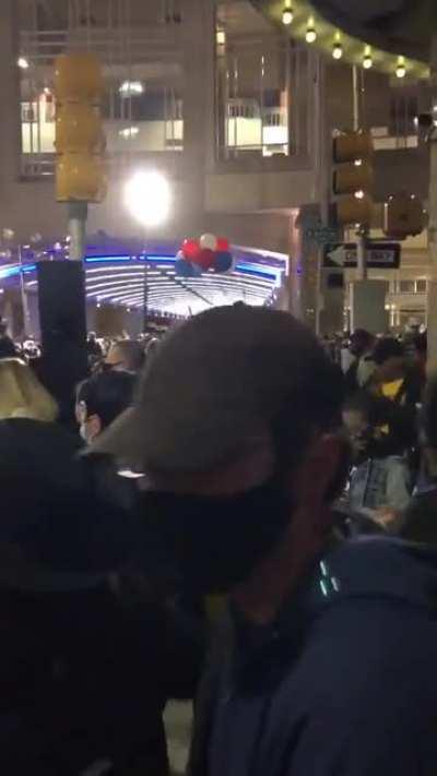 Singalong for Donald.