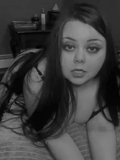 Come slap me, spit on me, and cover me in your cum.. 💘