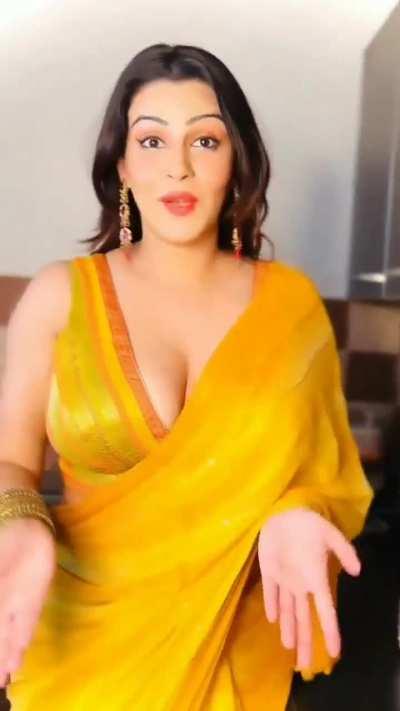 Idk what she is saying, I can only pay attention to one thing...