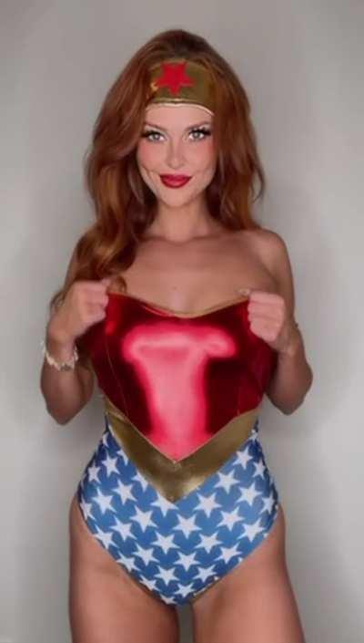 Wonder Woman by Elly Clutch