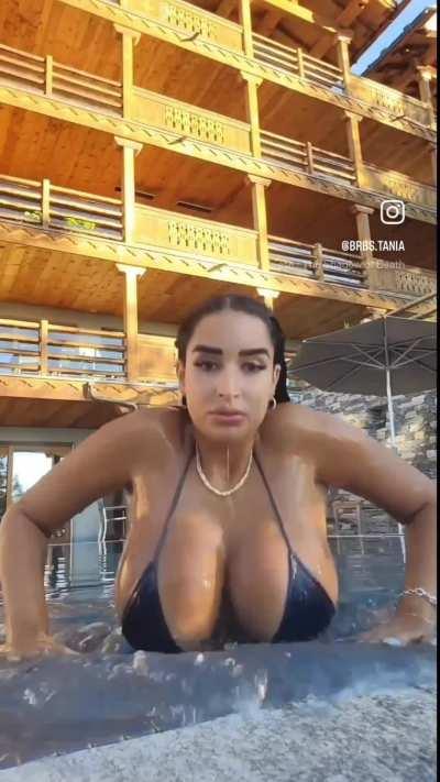 Bouncy tits
