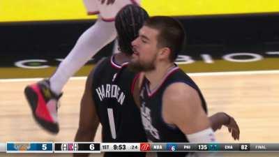 [Highlight] Ivica Zubac yams it over Jericho Sims