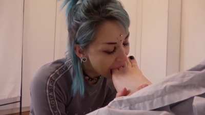 Pendant que sa copine dort...