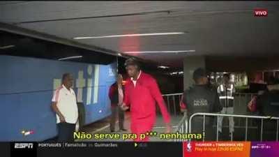 Representou o que acredito que mais da metade do sub queria tá gritando pros jogadores.