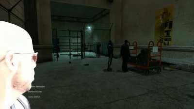 Hey guys, I'm just hanging out in City 17