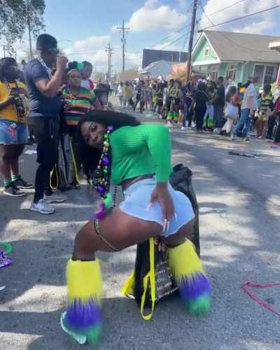 It’s just a regular Tuesday every where else except for in NewOrleans⚜️today cut up and have a good time Happy Mardi Gras 💚💛💜 #mardigras2023 #mardigras #happymardigras #neworleans #nola #zuluparade