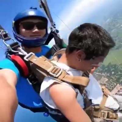 The explosive face of instant regret