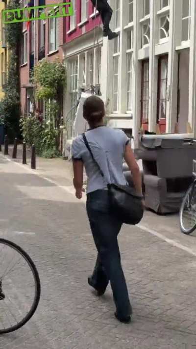 HMB... while I move this washing machine from the top of an Amsterdam canal house