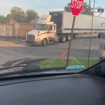 Move Bitch! Get Out the Way! 🎵🎶