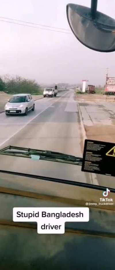 Truck driving instructor goes ballistic over his student driving dangerously