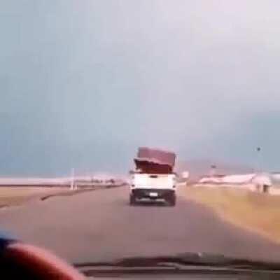 Ave María... que alguien calme a la probre señora :(