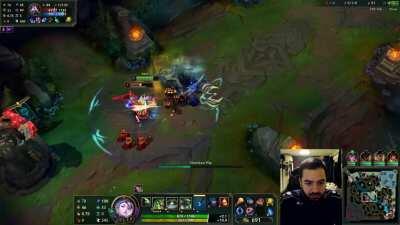 Akali nukes Kassadin (my favorite Combo)