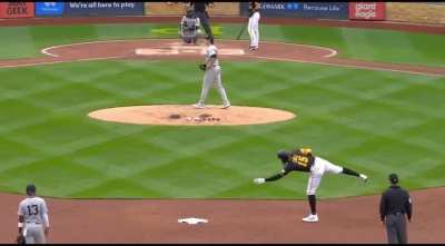 Oneil Cruz combats Max Fried’s fake pickoff with a fake slide back to second