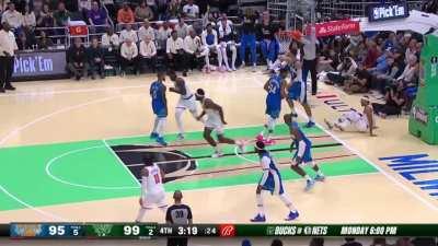 [Highlight] Rough game for Randle but comes through with the Beyblade spin move