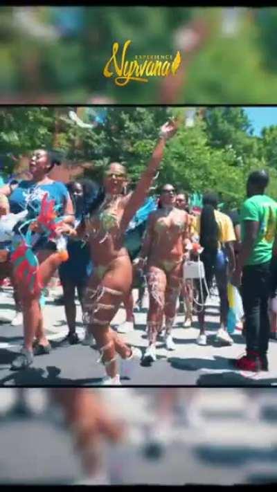 Hot Gyal Crew on the road in Atlanta ✨(@experiencenyrvana)