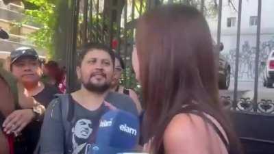 Sandra Pettovello la hizo muy simple: gente con hambre, adentro. Punteros, afuera. ¿La estás pasando mal? Pasá y charlemos. ¿Sos puntero? Andate bien a la mierda.