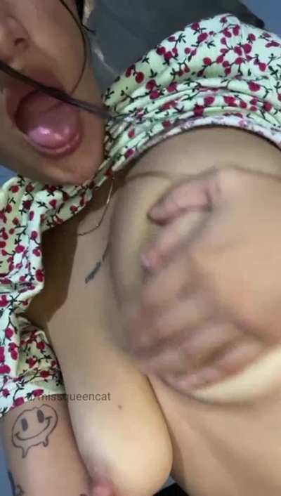 Anyone need cream for the coffee? 