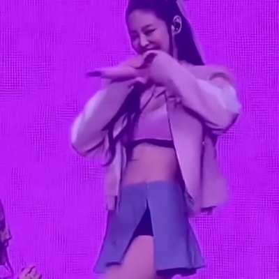 Jennie😍