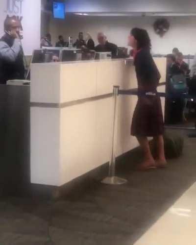 Says she has a gun on her