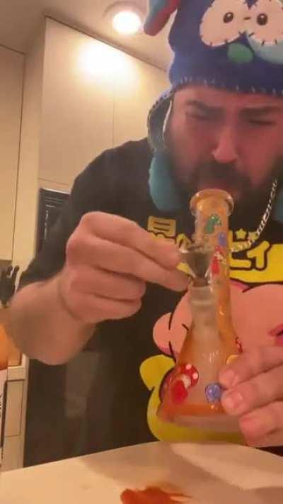 Hot sauce bong
