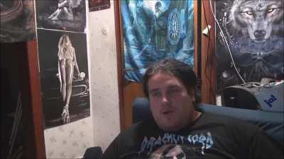 So verbringt der Drache sein Weihnachten! Und ja... Man kann es sich einfach, nicht mehr ausdenkene!