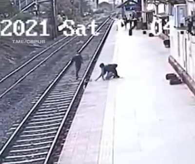 Salute to the guy who didn't hesitate to help the kid..