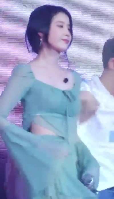 Dancing IU 