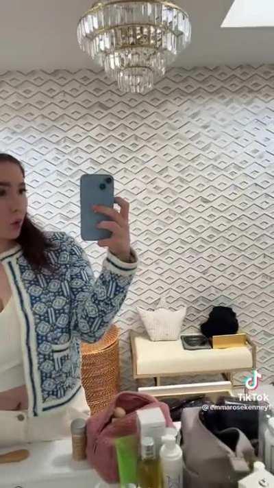 first cleavage shot on ticktok in a while