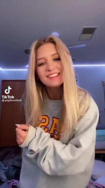 Showing A$$ For Clout