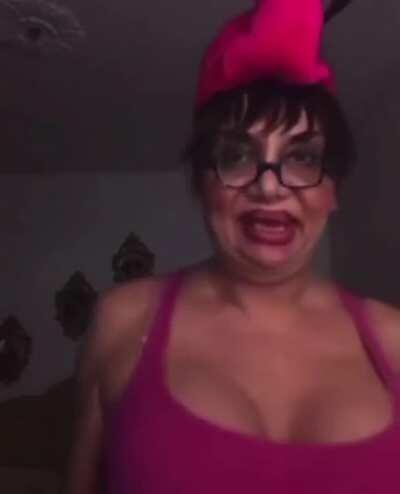 Looks like Top Dog had the same idea and made Charo get a new set