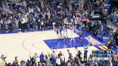 [Highlight] Curry crosses Rivers with the behind-the-back and drills the triple