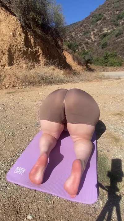 Yoga with thick redhead